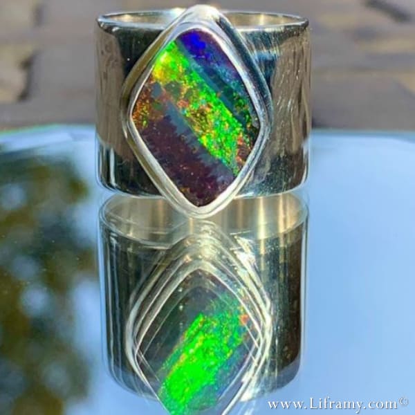 Liframy – Earths Treasures Brilliant Black Opal Statement Ring